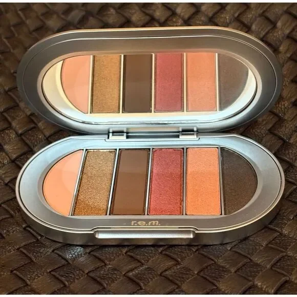 r.e.m. Beauty - NWTIB Midnight Shadows Eyeshadow Palette in "Smitten Kitten" - Picture 5 of 16